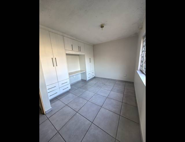 3 BEDROOM FLAT RENTED IN BRACKENHAM